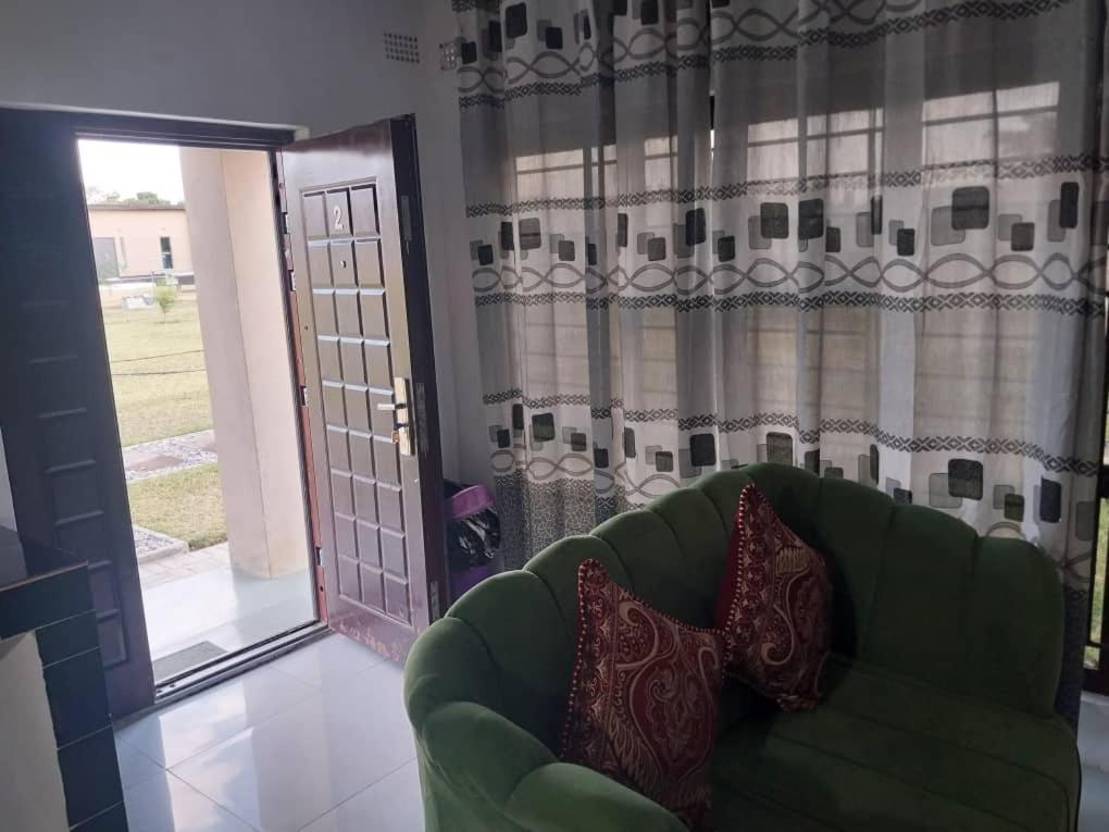 Emmrose Apartments Chingola Kültér fotó